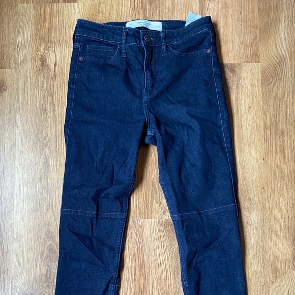 JEANS for sale! - Picture 2 of 4